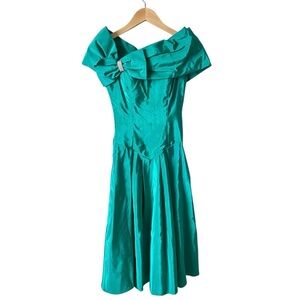 Vintage 80s Green Bow Front Prom Special Occasion Midi Off-Shoulder Dress Sz 3-4